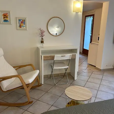 Appartement Beautiful Studio + Large Terrace Near The Beaches.