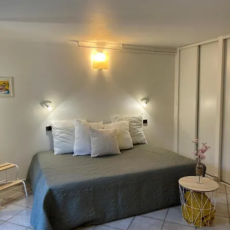 Apartment Beautiful Studio + Large Terrace Near The Beaches. *