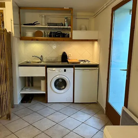 Beautiful Studio + Large Terrace Near The Beaches.